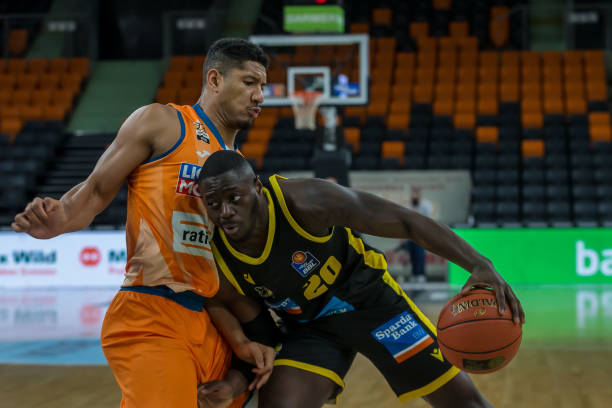 李金羽：不因取胜骄傲 对手的困难要比我们多