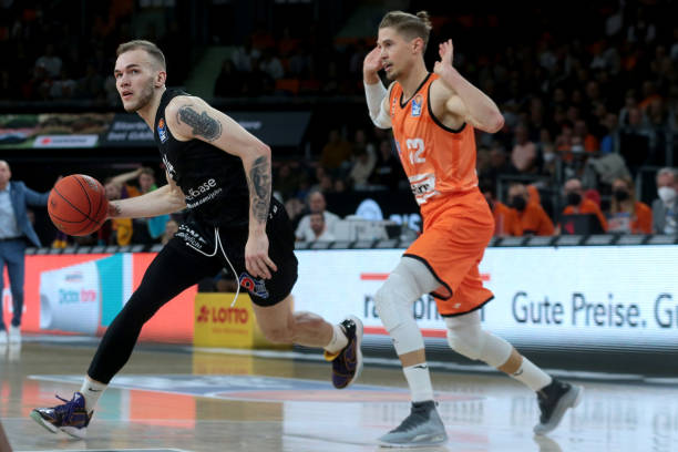 身高2米2 身高2米2