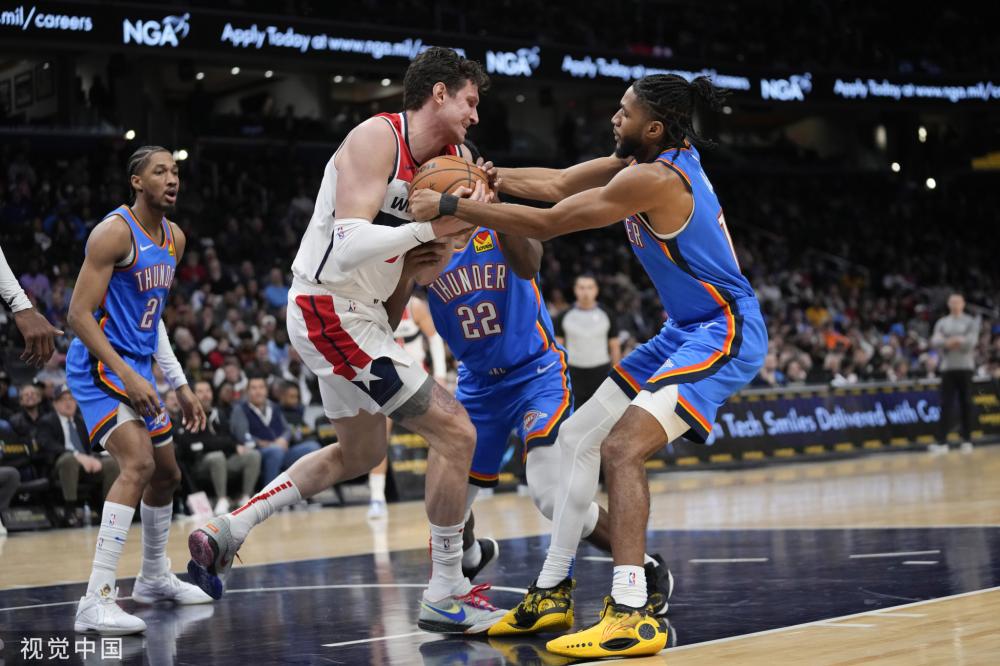 维斯塔潘再次怒怼记者：我开车方式有问题吗？我觉得自己很正常