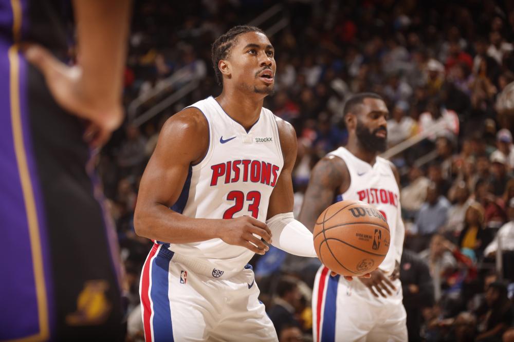 罗马诺：拜仁、阿贾克斯有意17岁中场穆卡萨，曼城仍很信任他